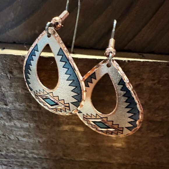 Boho Native American Tribal Teal Blue Native Copper Wire Earrings, Gift Box - Picture 3 of 9